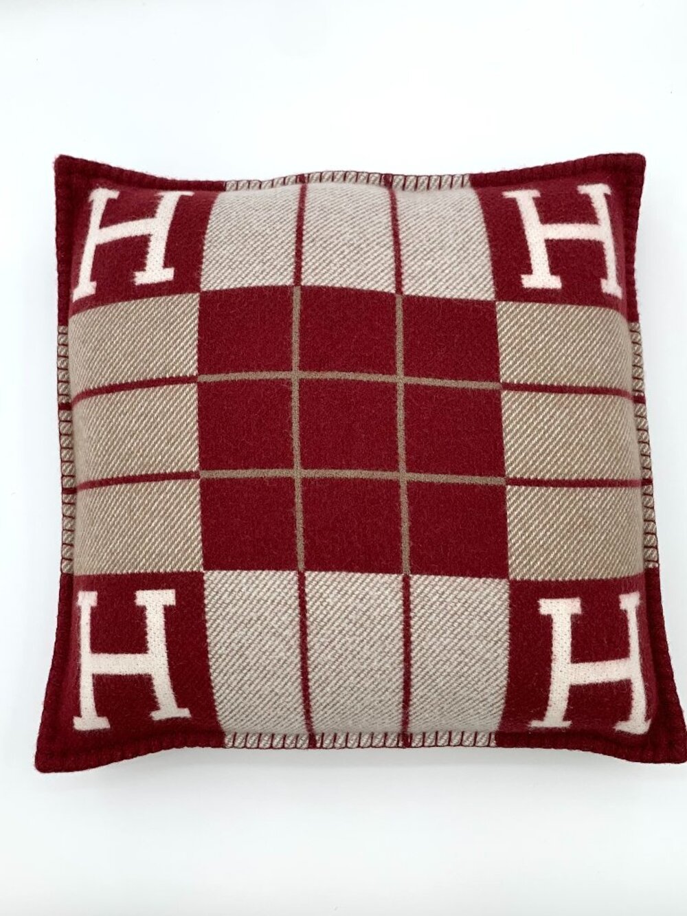 Hermès Avalon III Cushion in Ecru / Rouge H